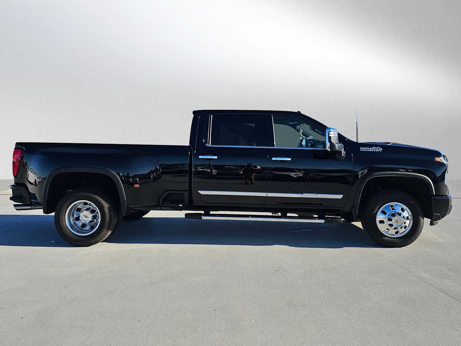 2025 Chevrolet Silverado 3500 HD High Country