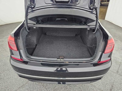 2017 Volkswagen Passat R-Line w/Comfort Pkg