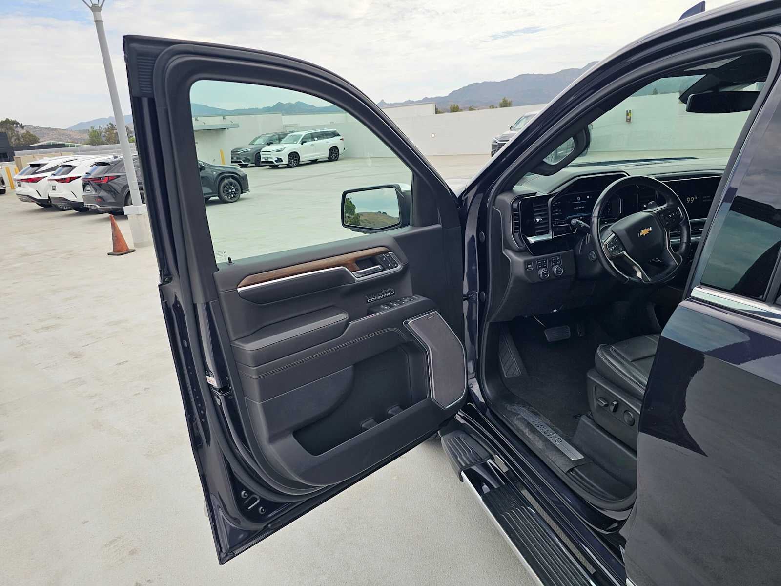 2023 Chevrolet Silverado 1500 High Country