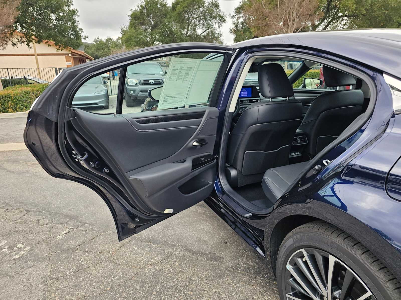 2024 Lexus ES ES 300h