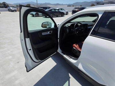 2019 Volvo XC40 Momentum