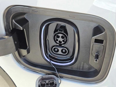 2024 GMC Sierra EV Denali Edition 1