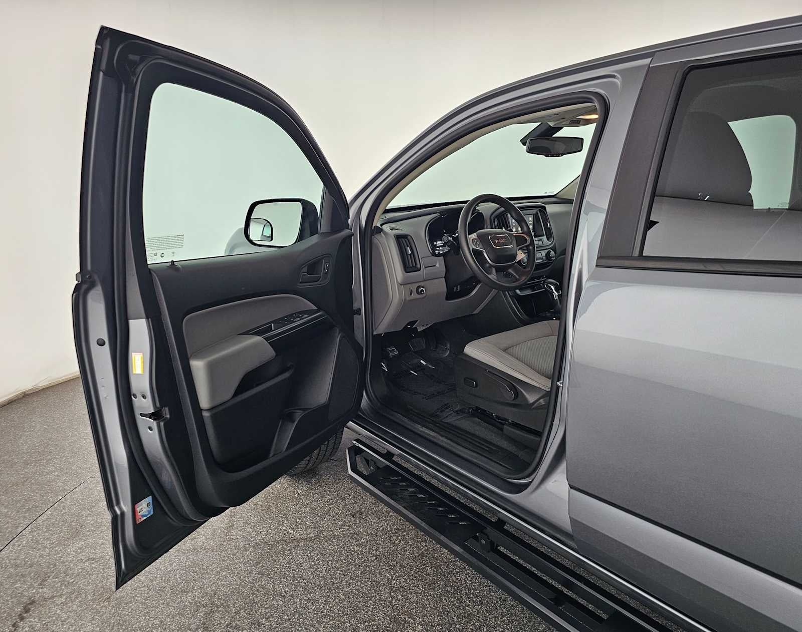 2022 GMC Canyon Elevation Standard