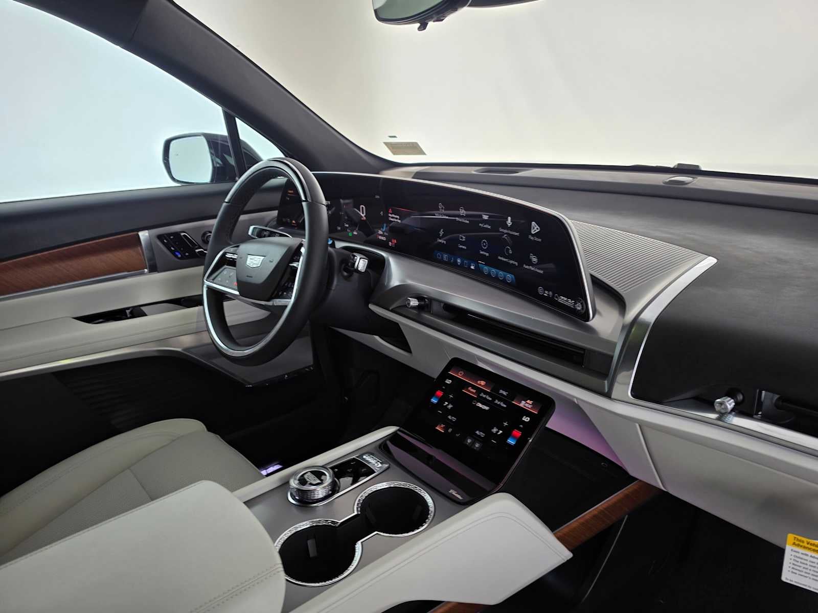 2027 Cadillac VISTIQ Luxury