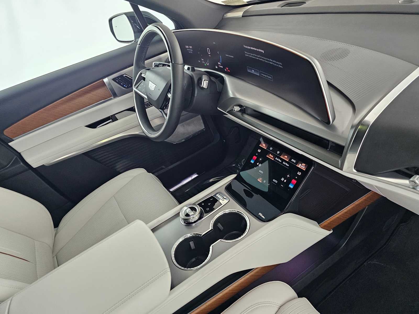 2026 Cadillac VISTIQ Luxury