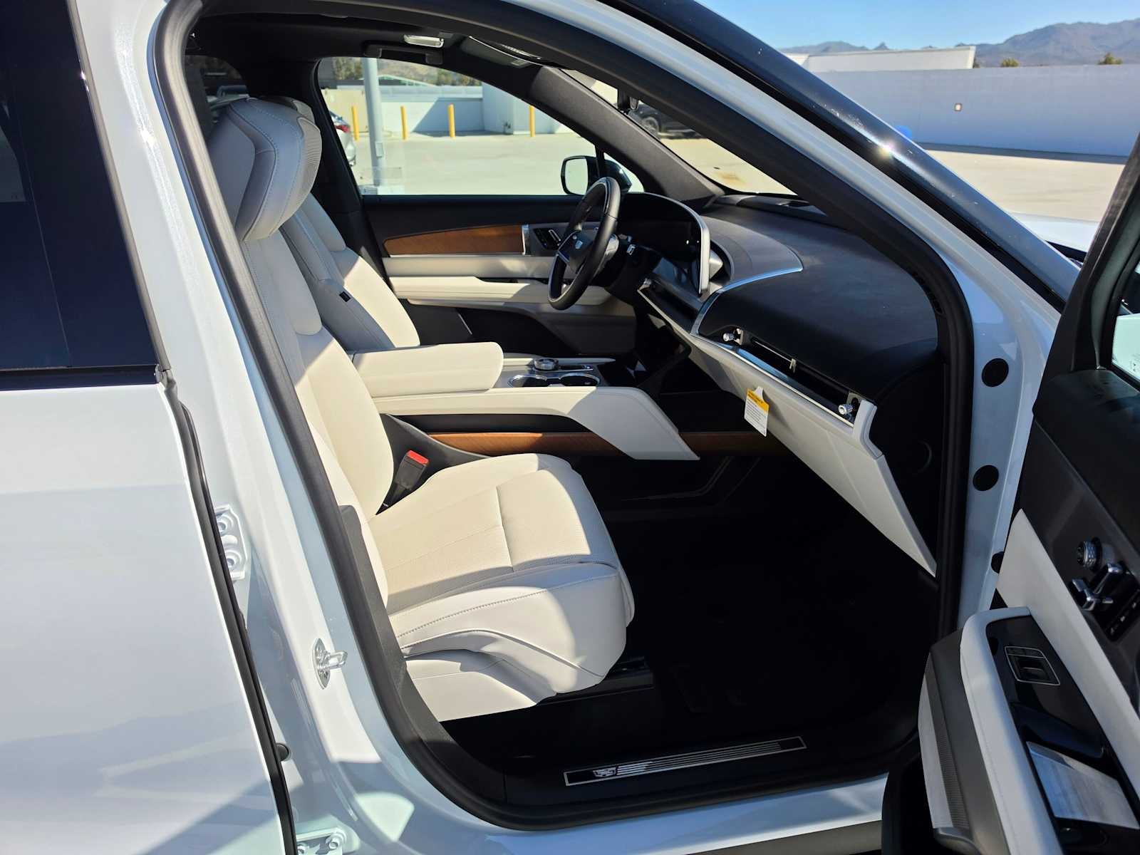 2027 Cadillac VISTIQ Luxury