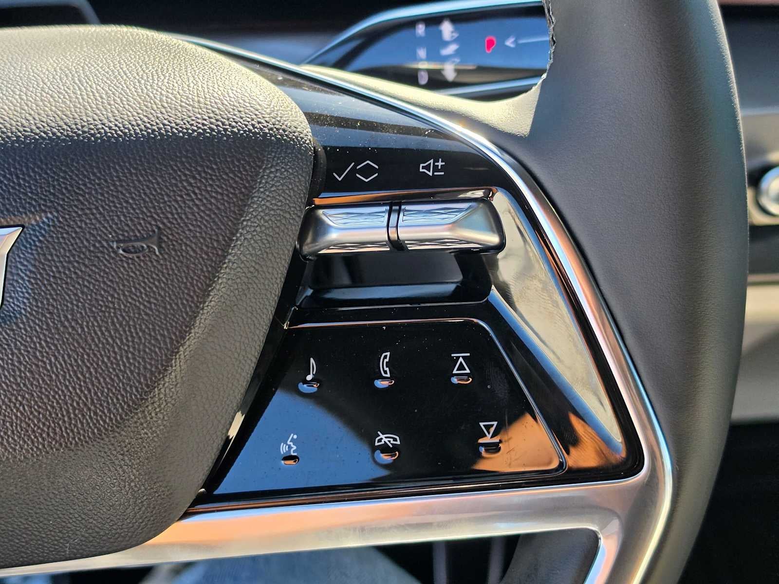 2027 Cadillac VISTIQ Luxury
