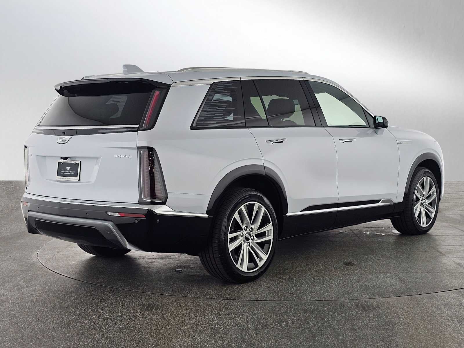 2026 Cadillac VISTIQ Luxury