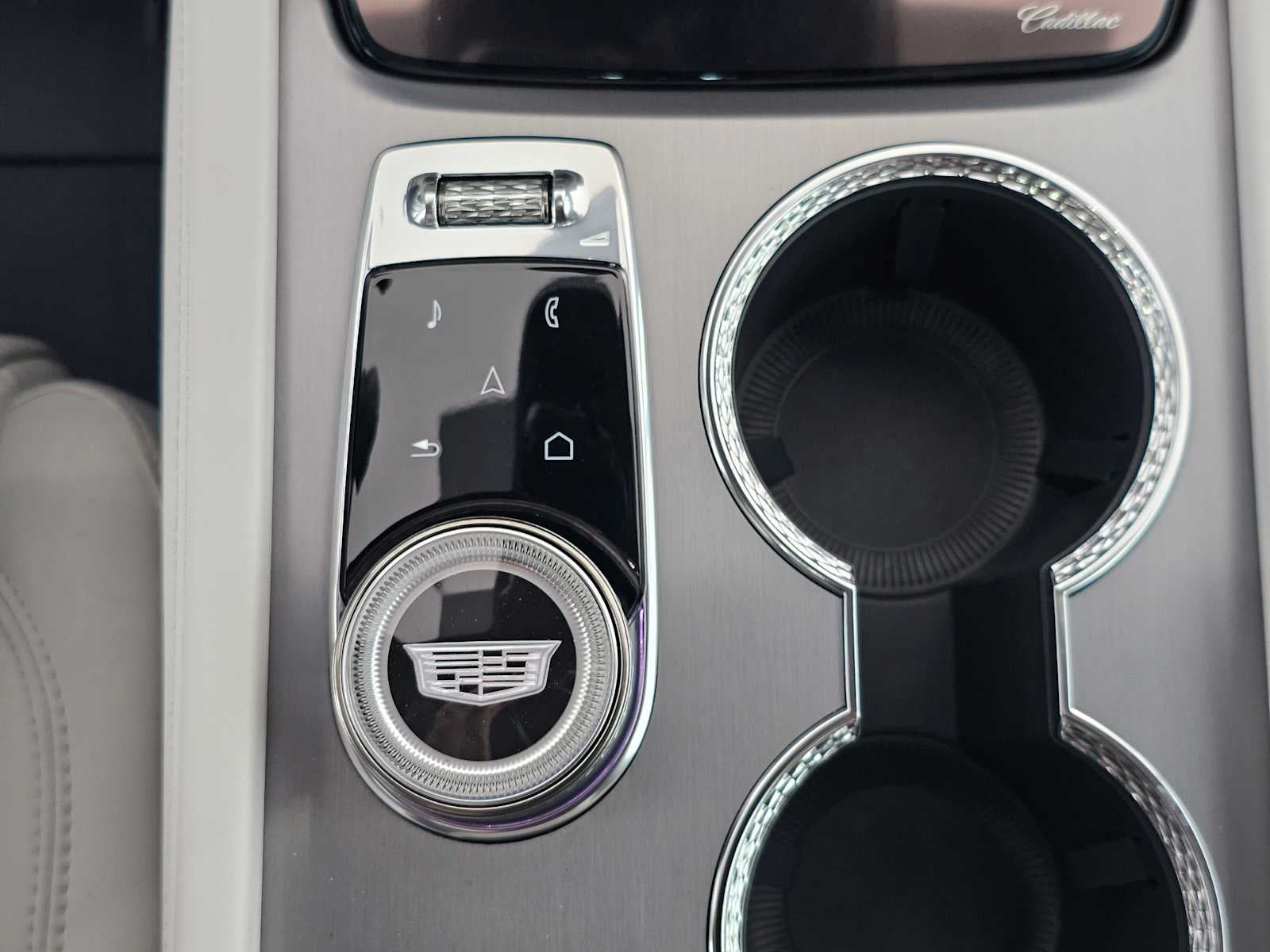 2026 Cadillac VISTIQ Luxury