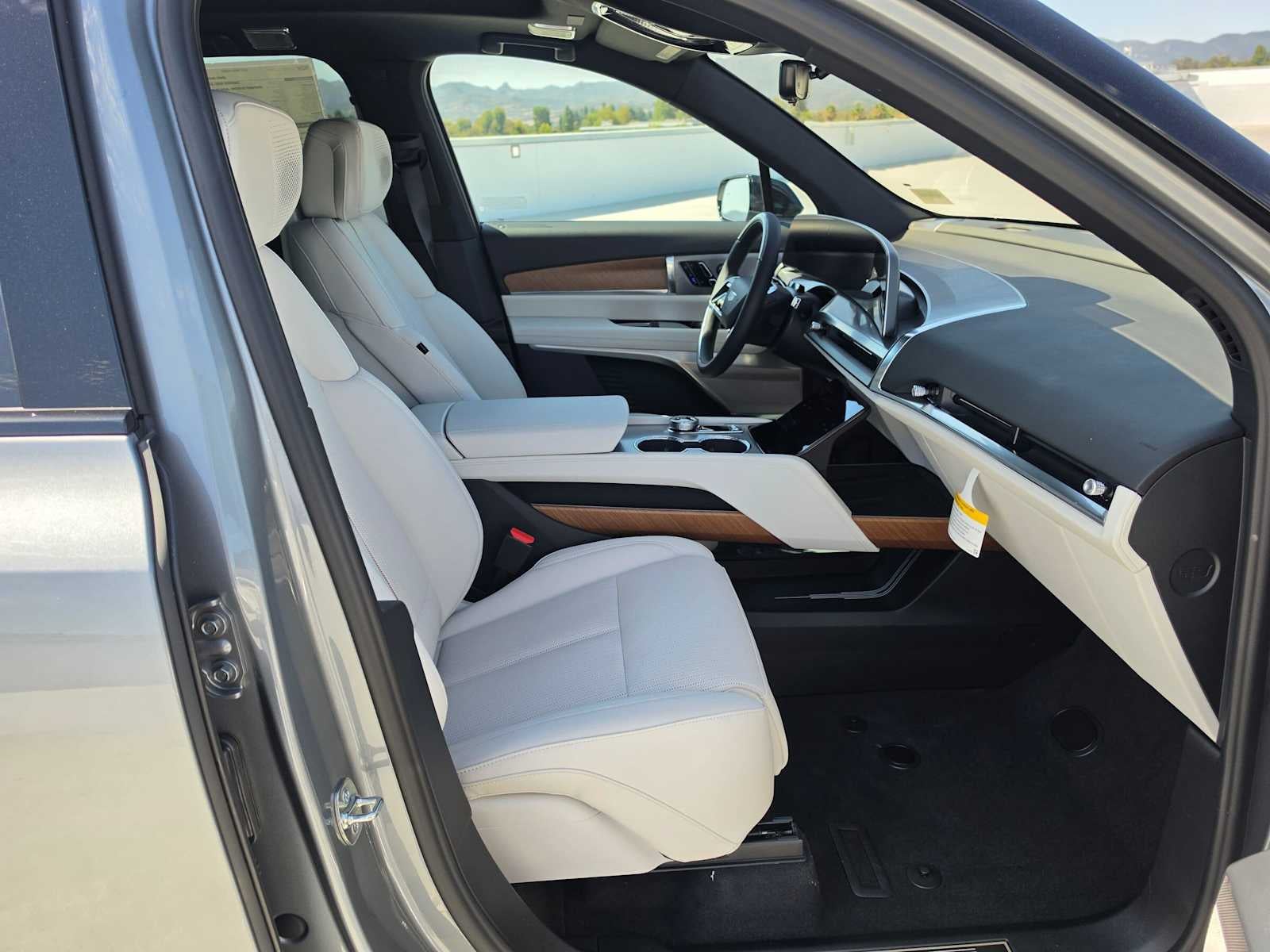 2027 Cadillac VISTIQ Luxury