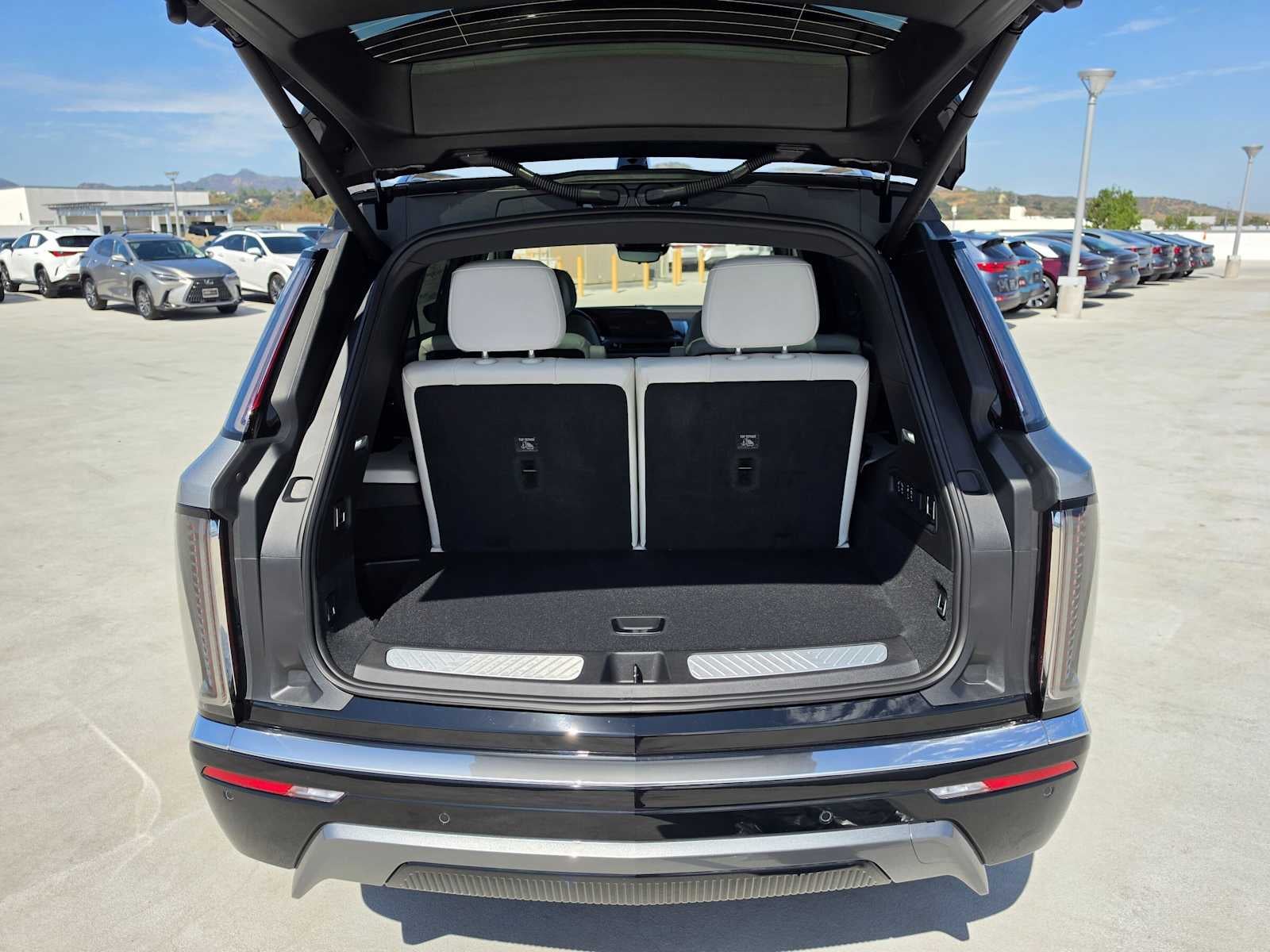 2027 Cadillac VISTIQ Luxury