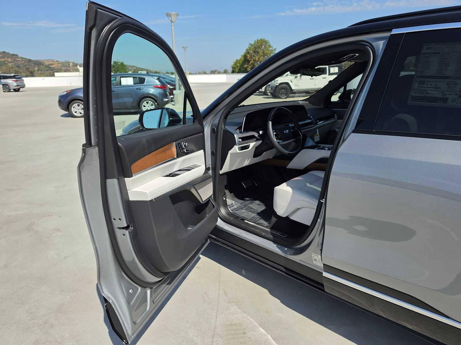 2027 Cadillac VISTIQ Luxury