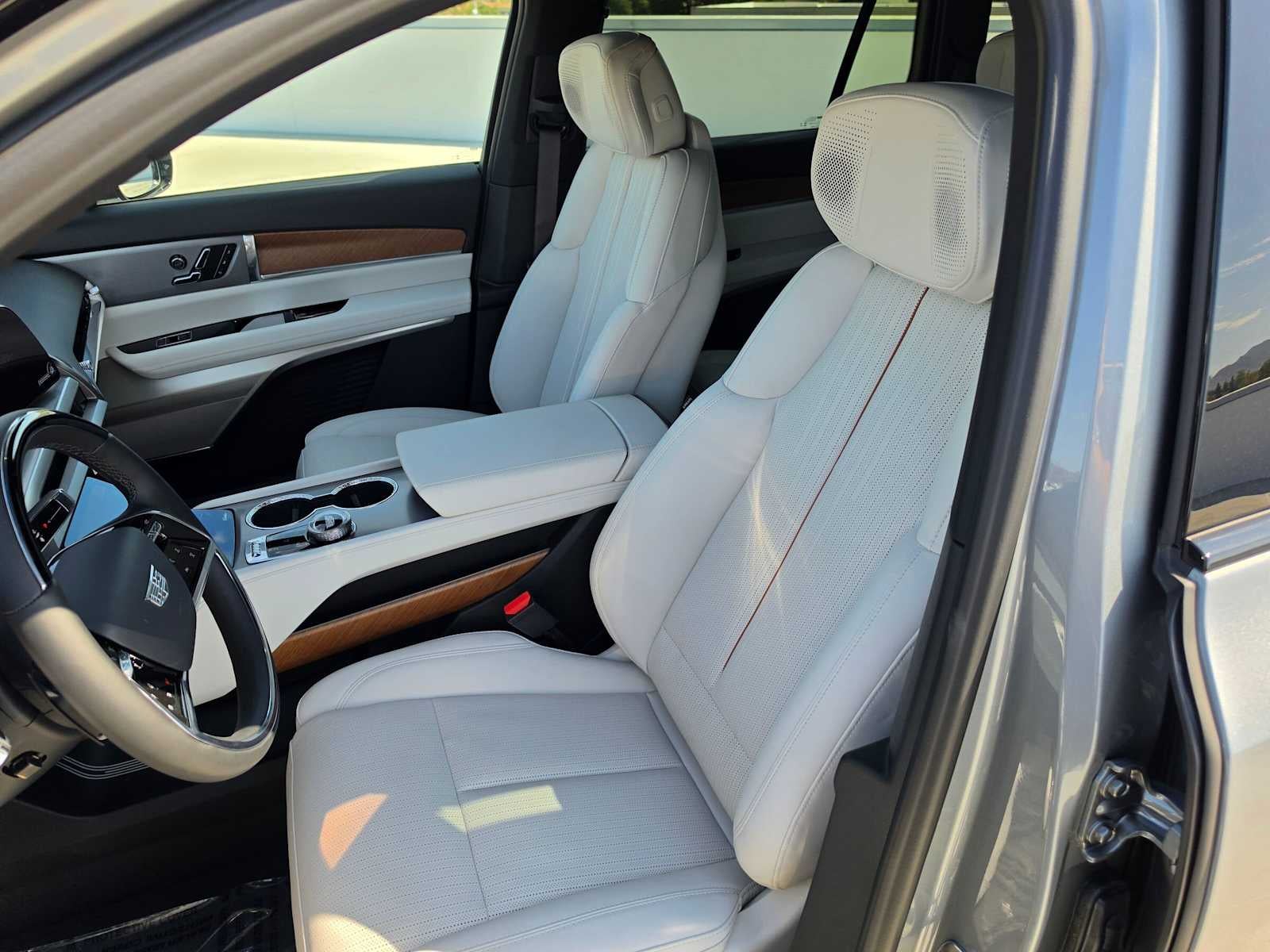 2027 Cadillac VISTIQ Luxury