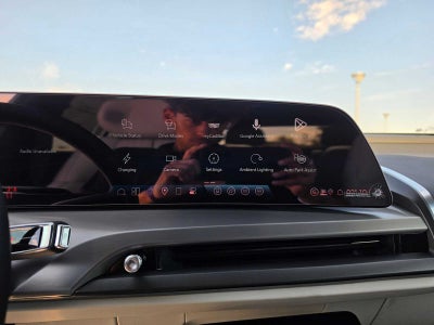 2027 Cadillac VISTIQ Luxury