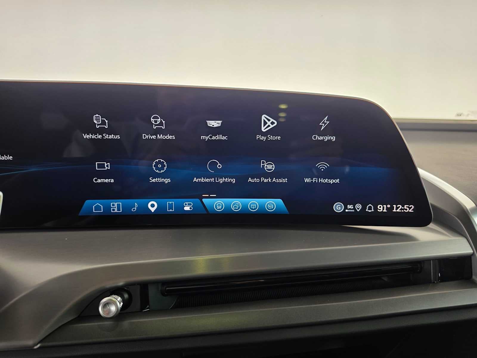 2027 Cadillac VISTIQ Luxury