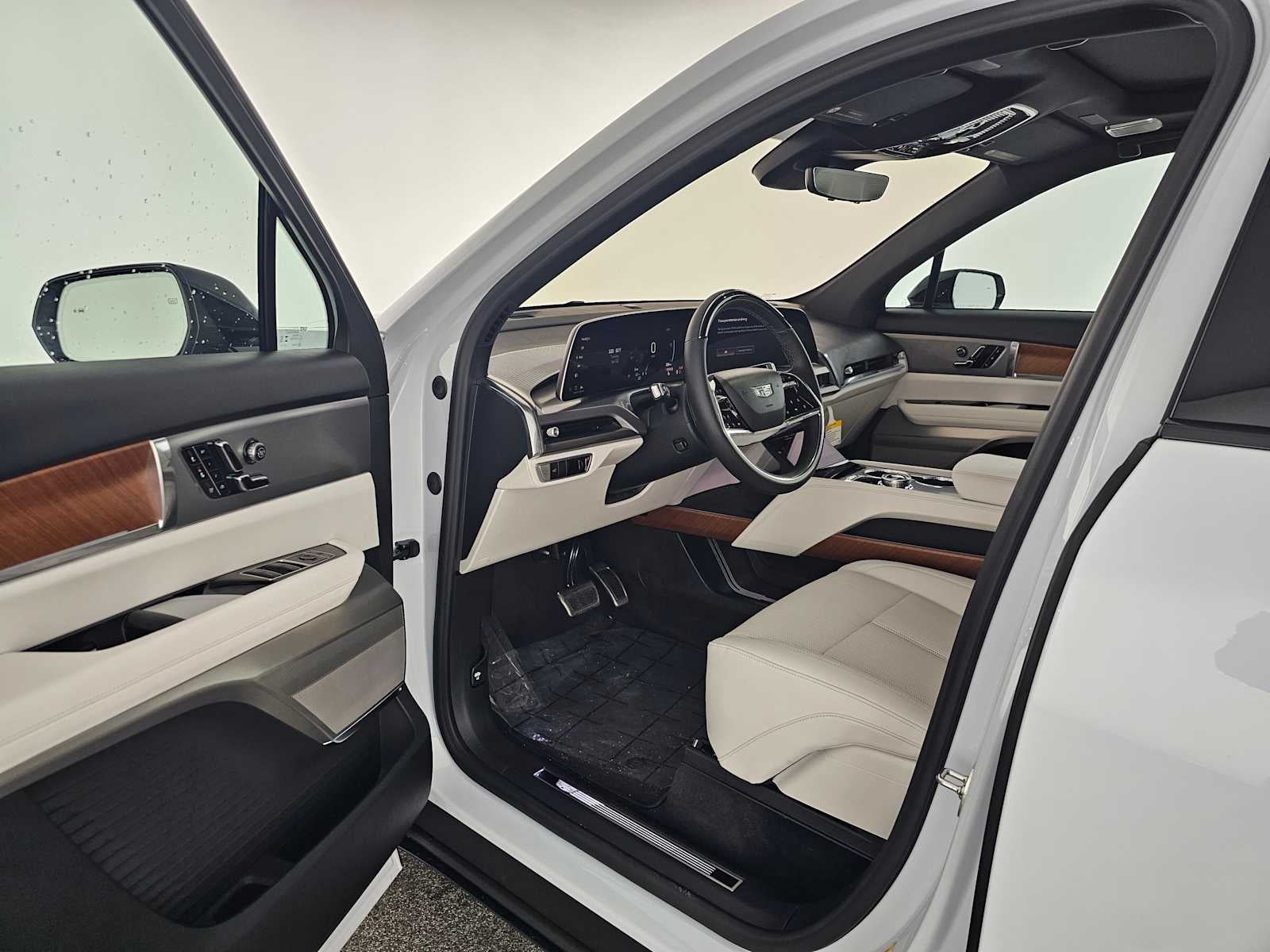 2026 Cadillac VISTIQ Luxury