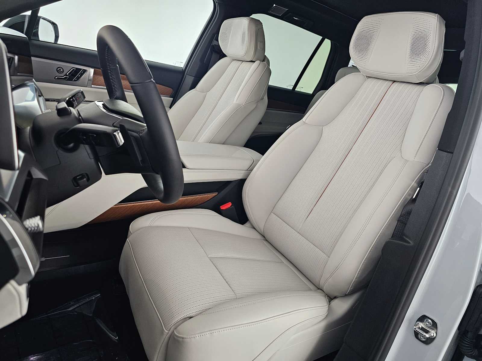 2026 Cadillac VISTIQ Luxury