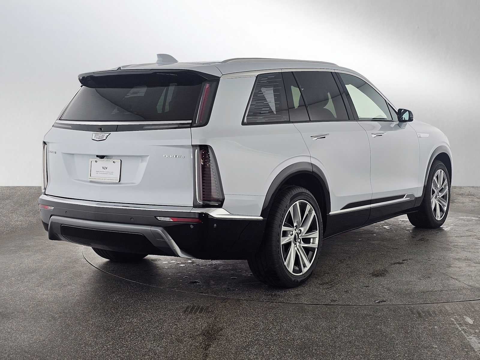 2026 Cadillac VISTIQ Luxury