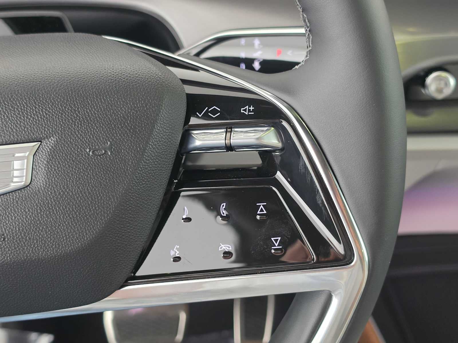 2027 Cadillac VISTIQ Luxury