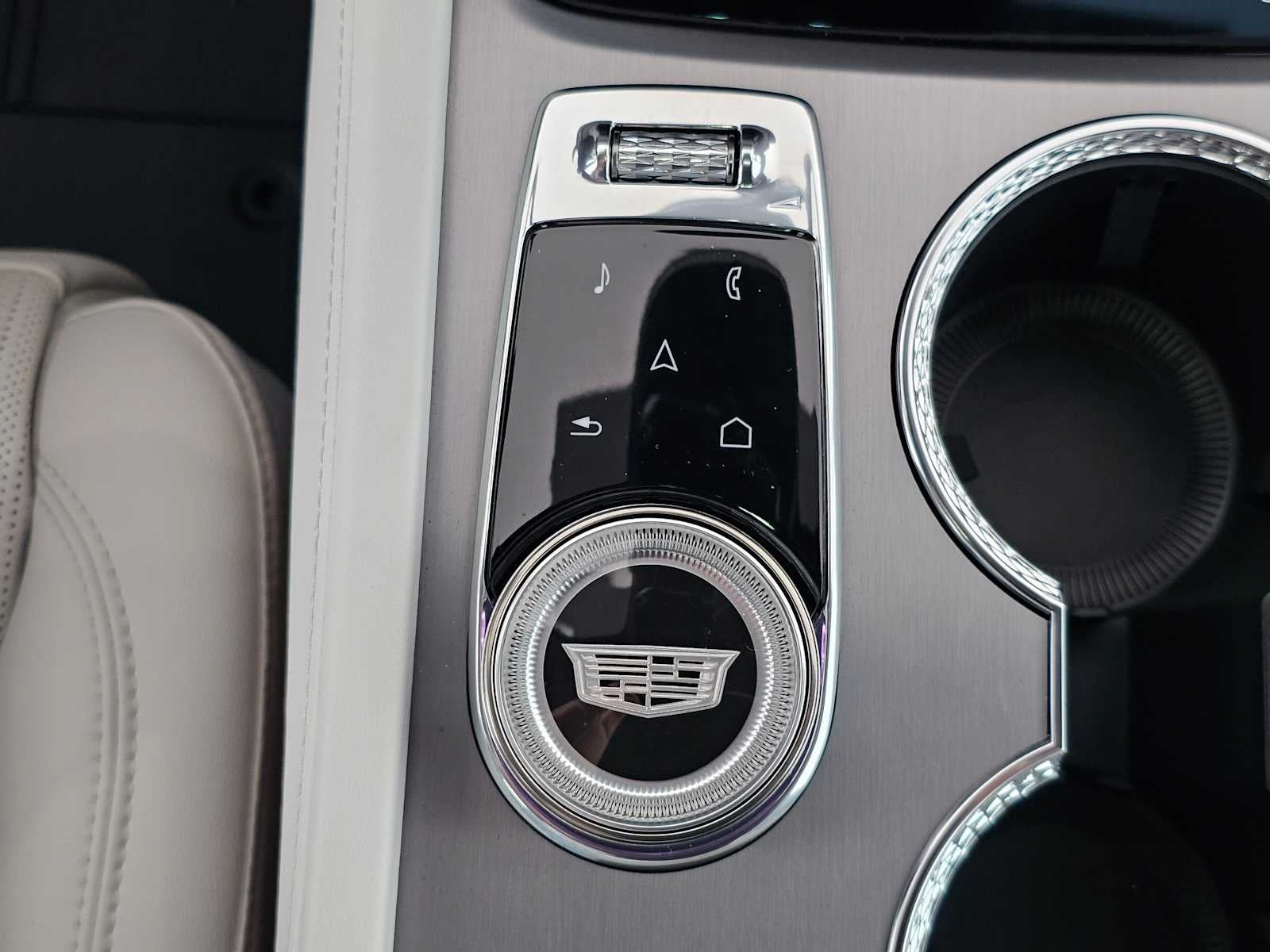 2026 Cadillac VISTIQ Luxury