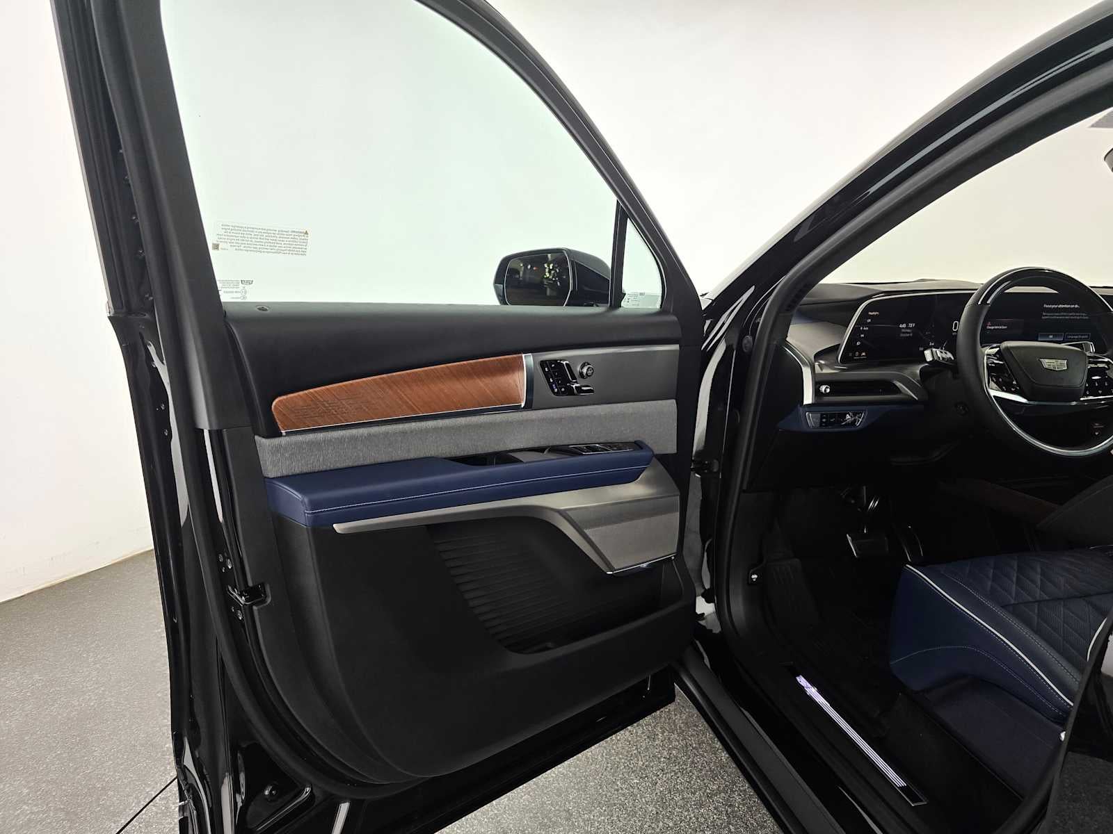 2026 Cadillac VISTIQ Premium Luxury