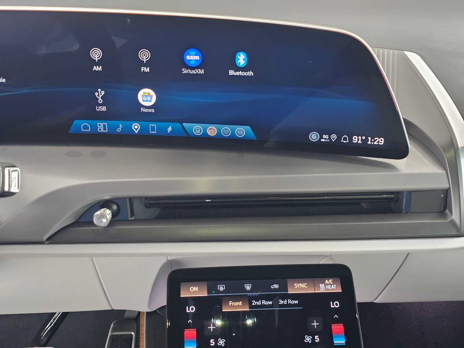2026 Cadillac VISTIQ Sport