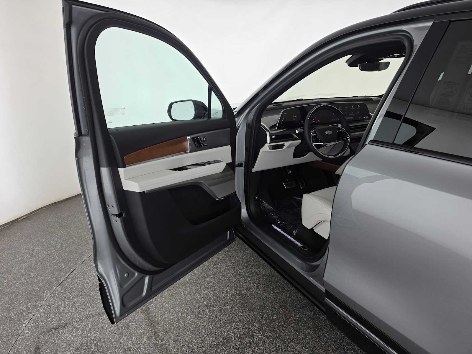 2027 Cadillac VISTIQ Sport