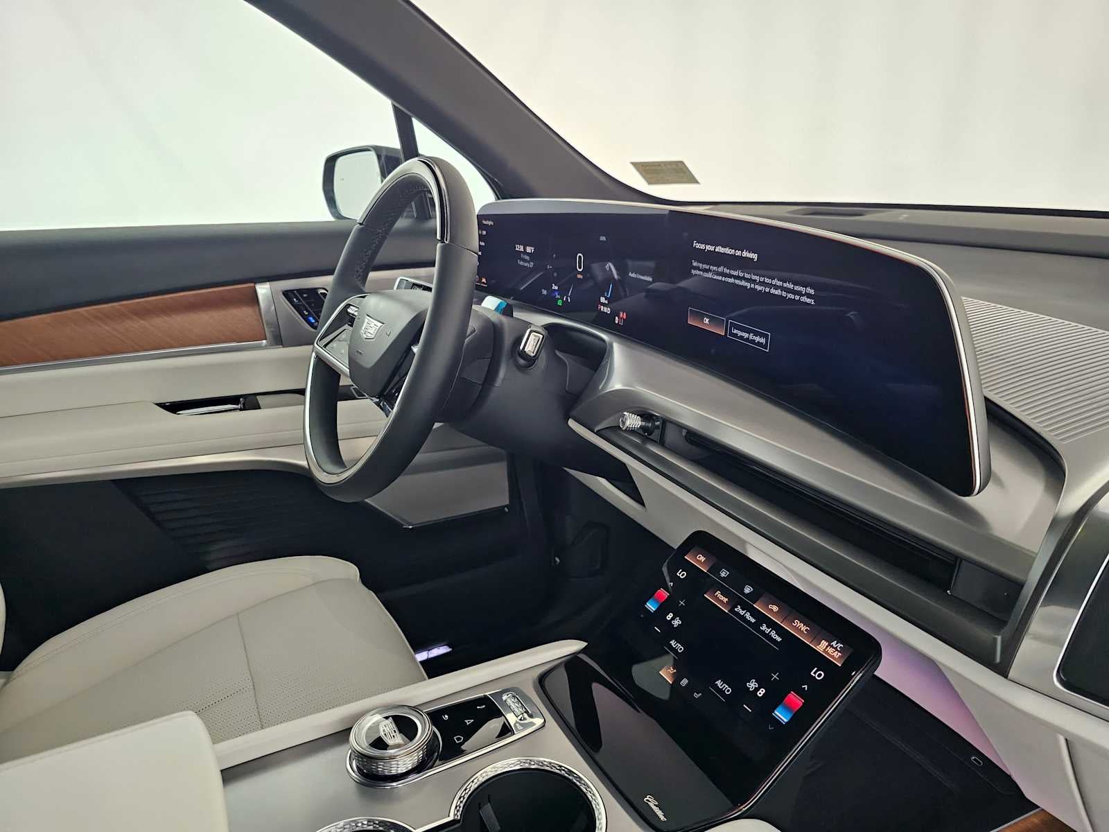 2026 Cadillac VISTIQ Sport