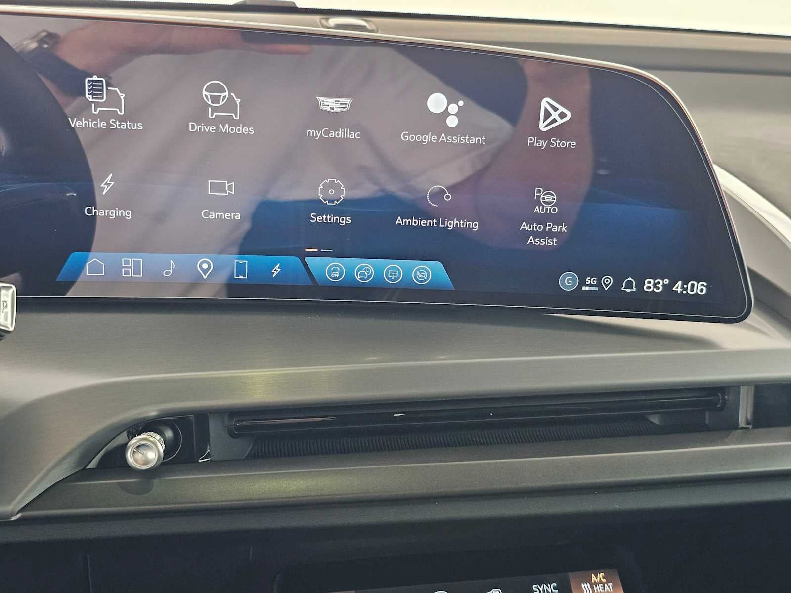 2026 Cadillac VISTIQ Sport