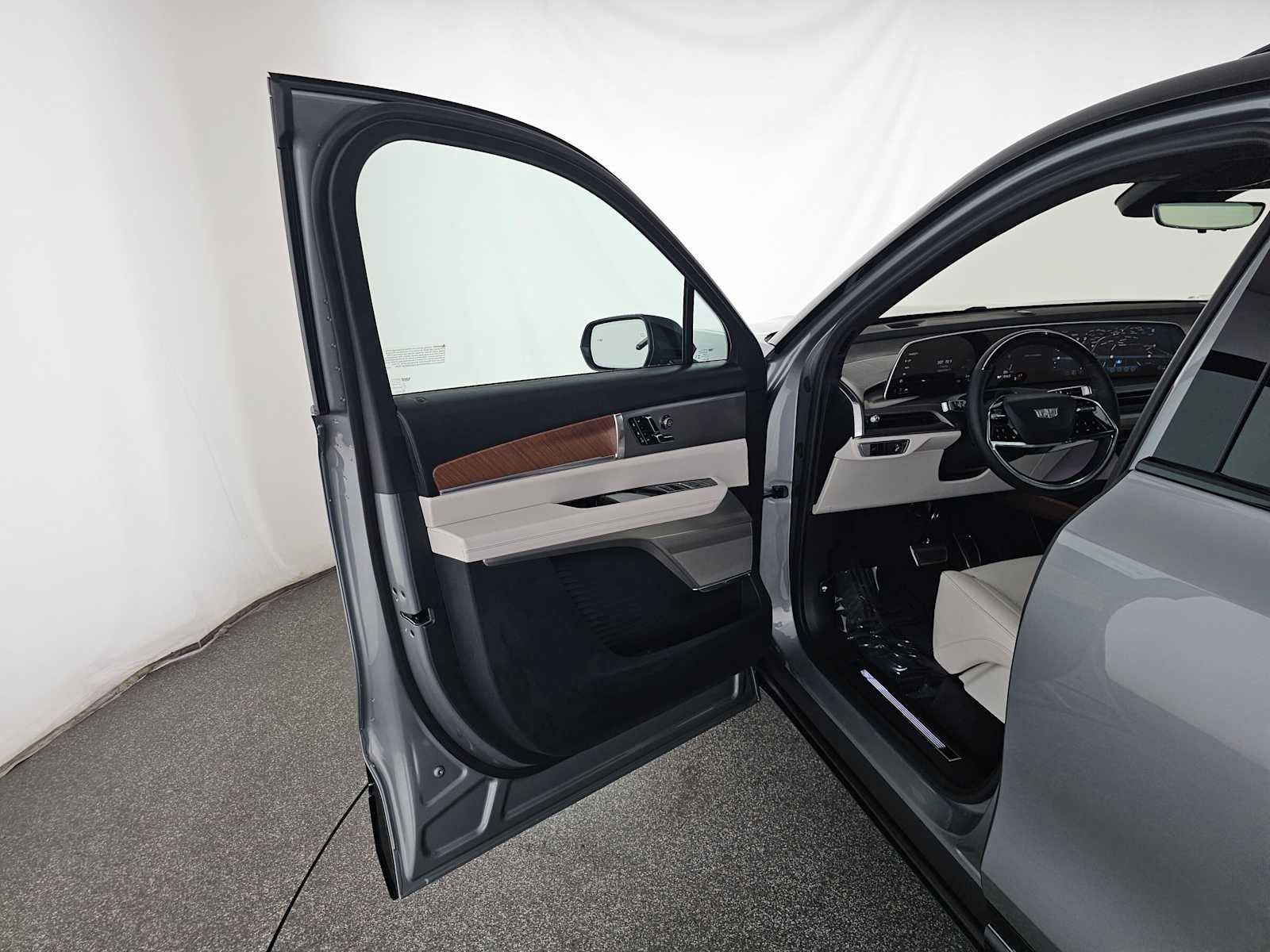 2027 Cadillac VISTIQ Sport