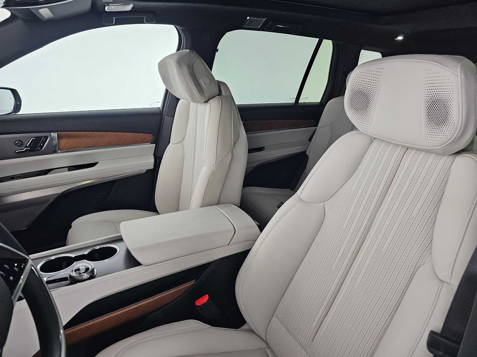 2027 Cadillac VISTIQ Sport