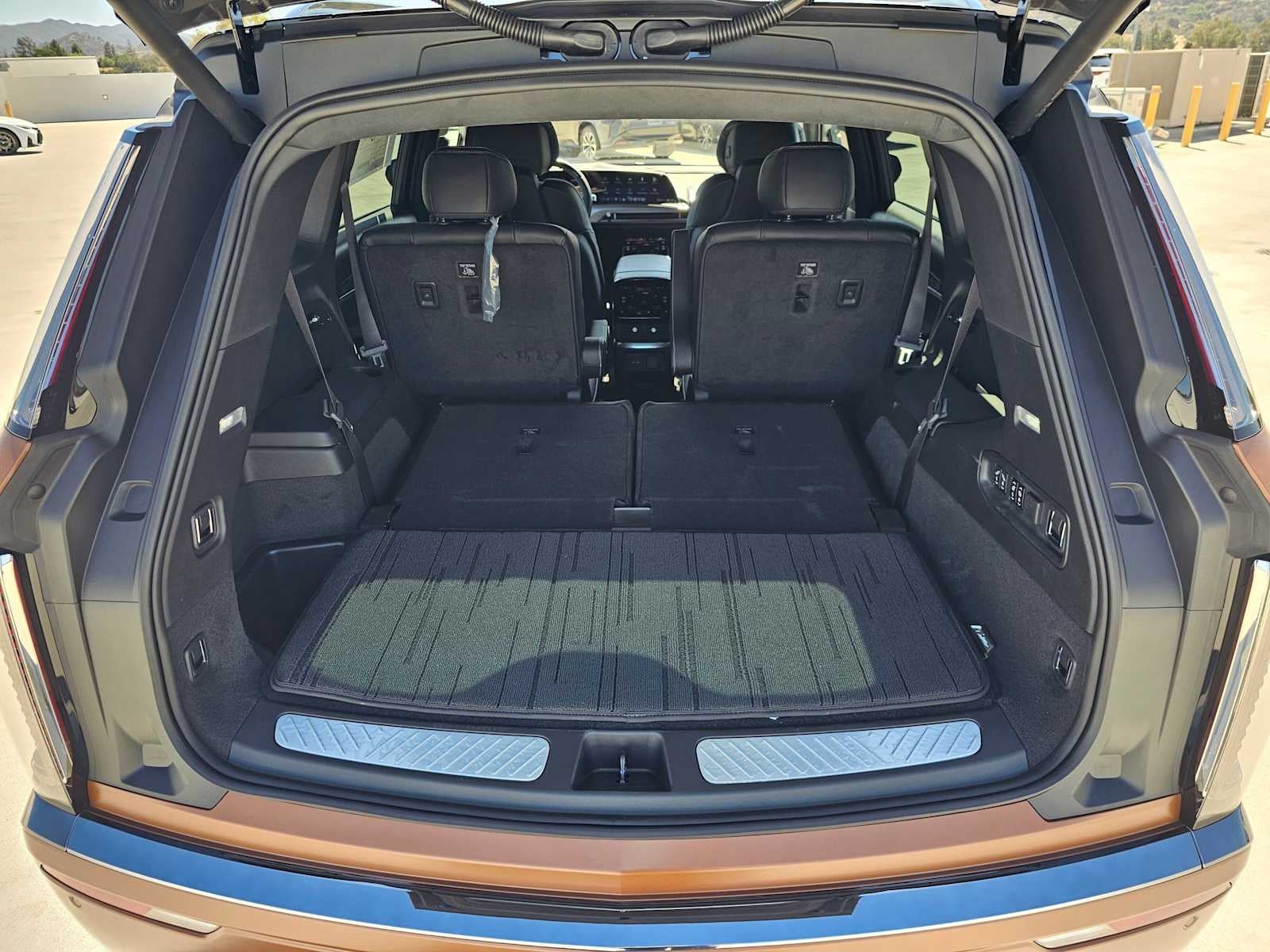 2027 Cadillac VISTIQ Platinum