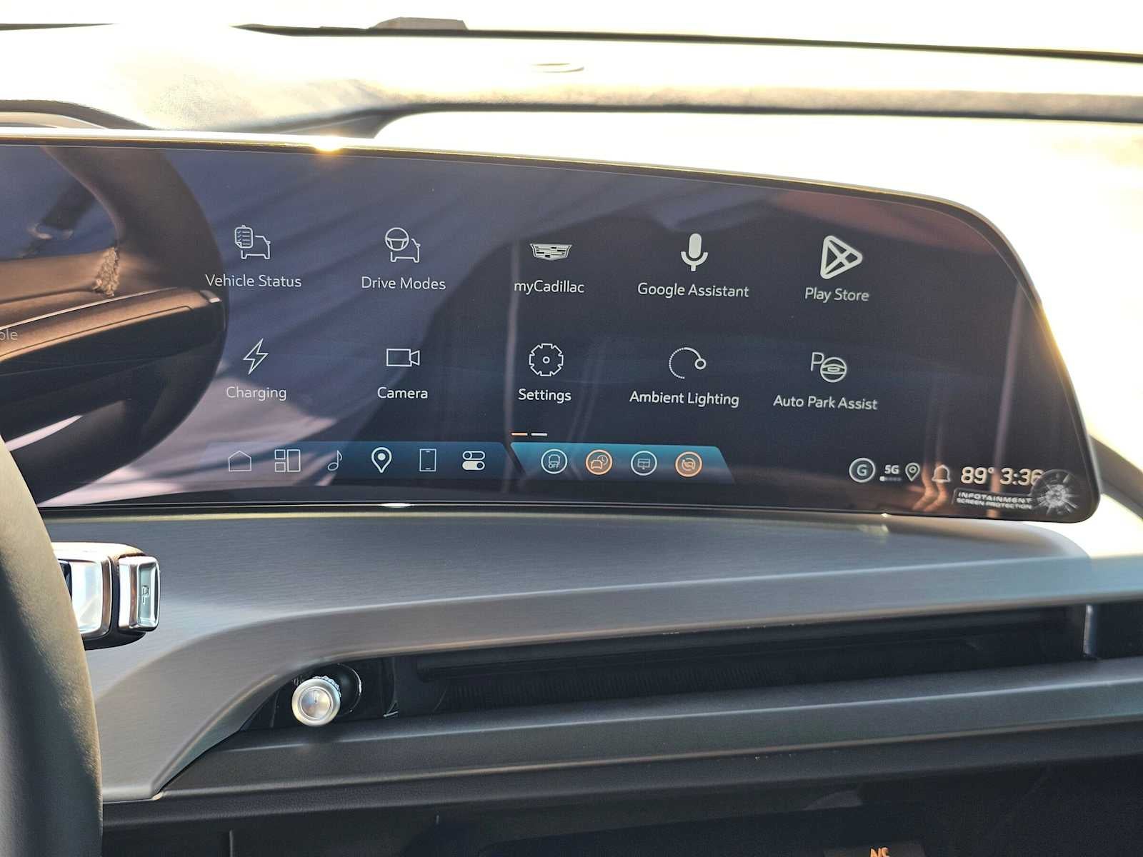2027 Cadillac VISTIQ Platinum
