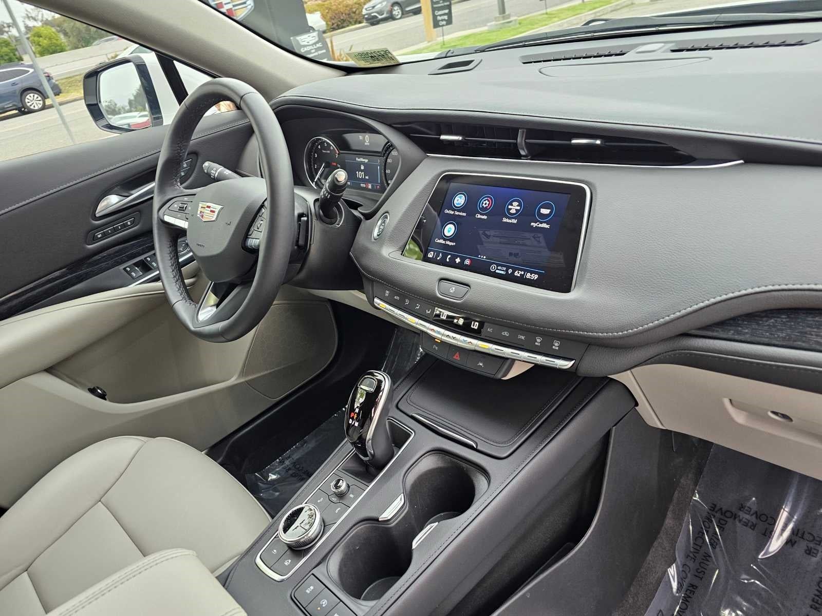 2023 Cadillac XT4 Premium Luxury