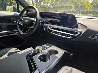 2025 Cadillac LYRIQ Luxury 3