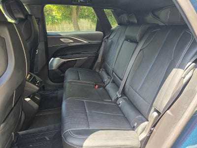 2025 Cadillac LYRIQ Luxury 3