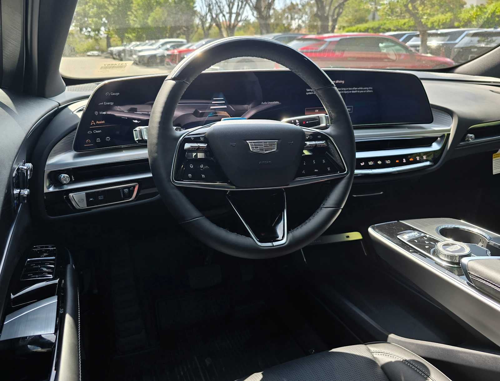 2025 Cadillac LYRIQ Luxury 3