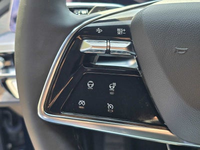 2025 Cadillac LYRIQ Luxury 3