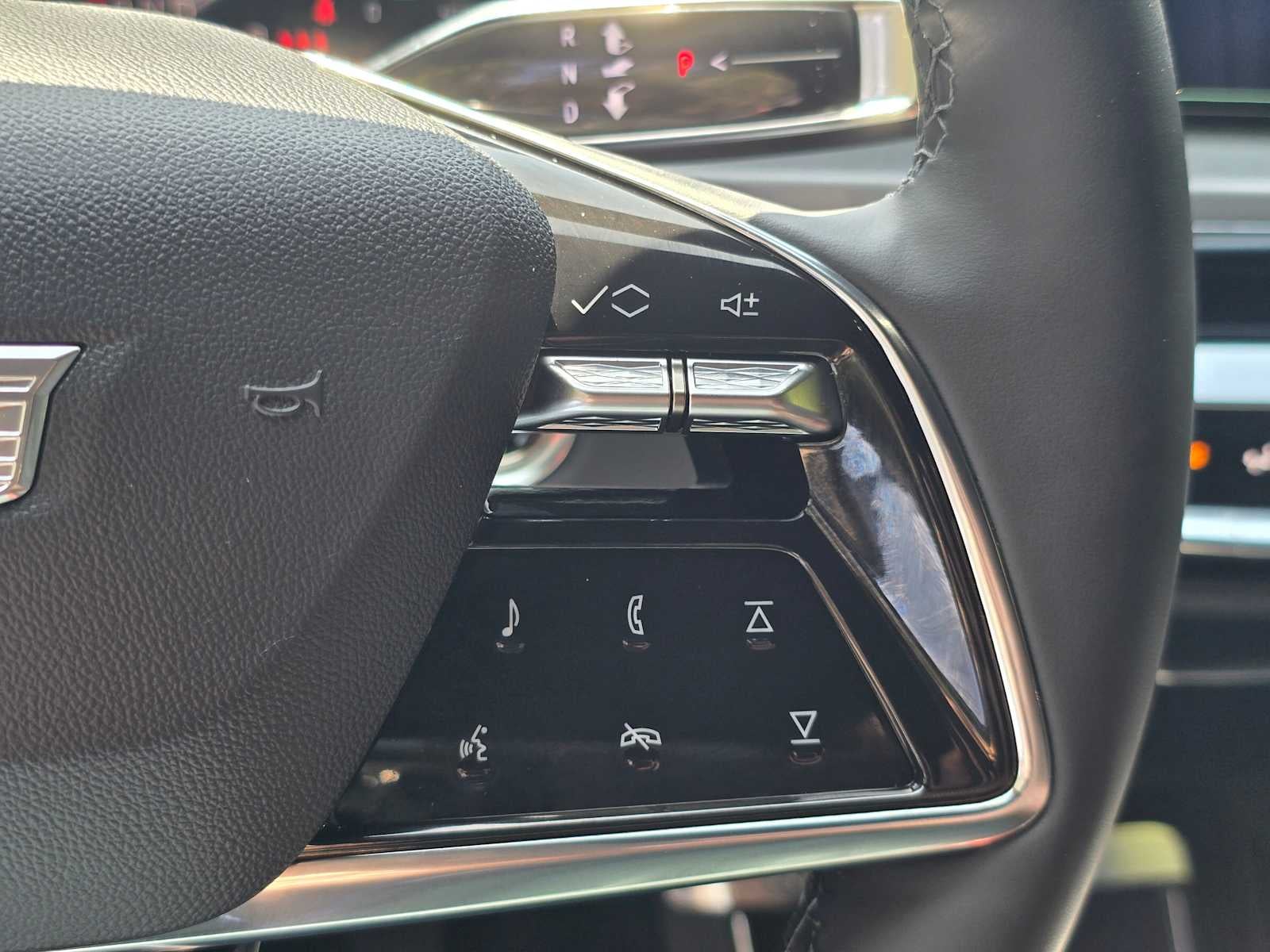 2025 Cadillac LYRIQ Luxury 3