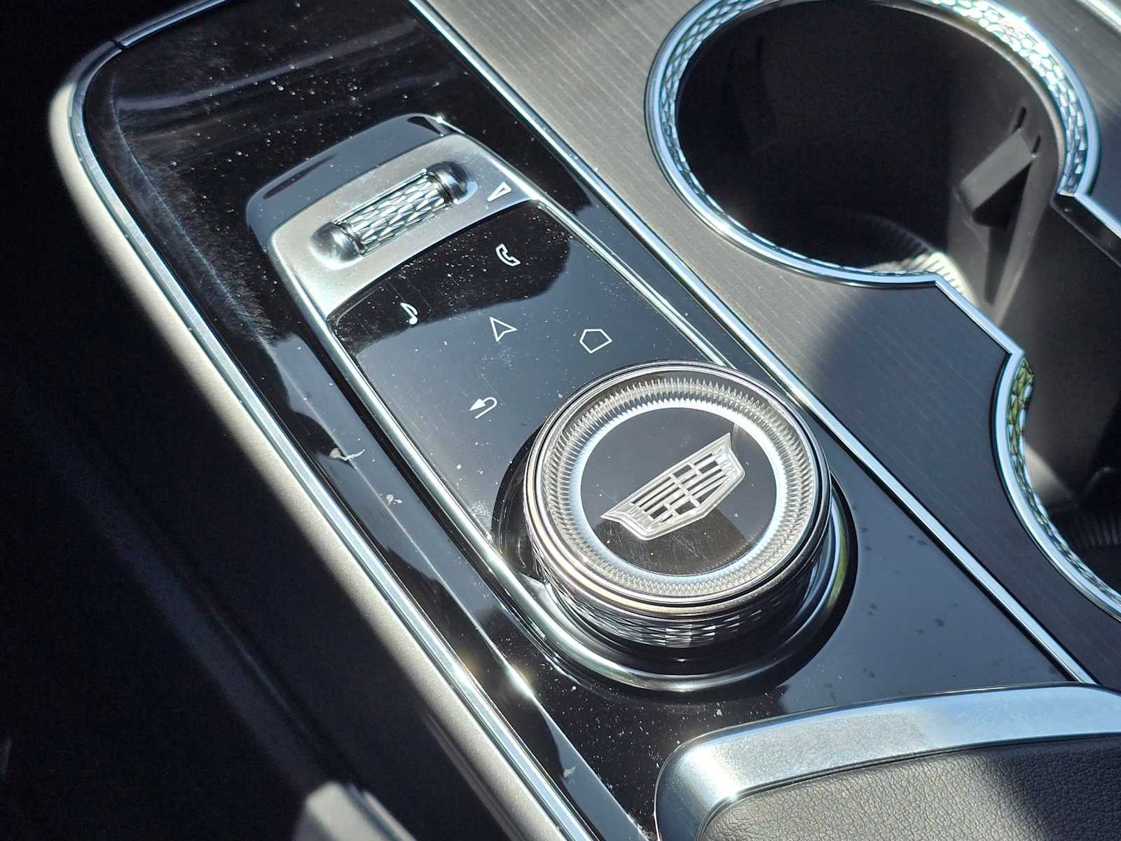 2025 Cadillac LYRIQ Luxury 3