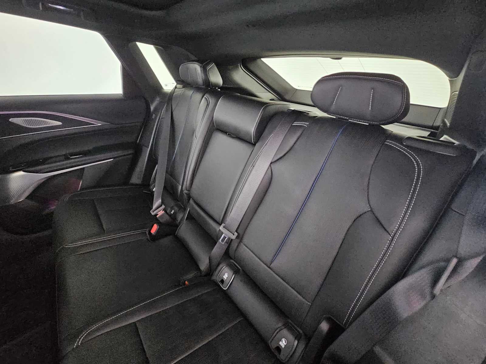 2025 Cadillac LYRIQ Luxury 3