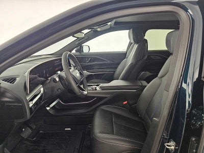 2025 Cadillac LYRIQ Luxury 3