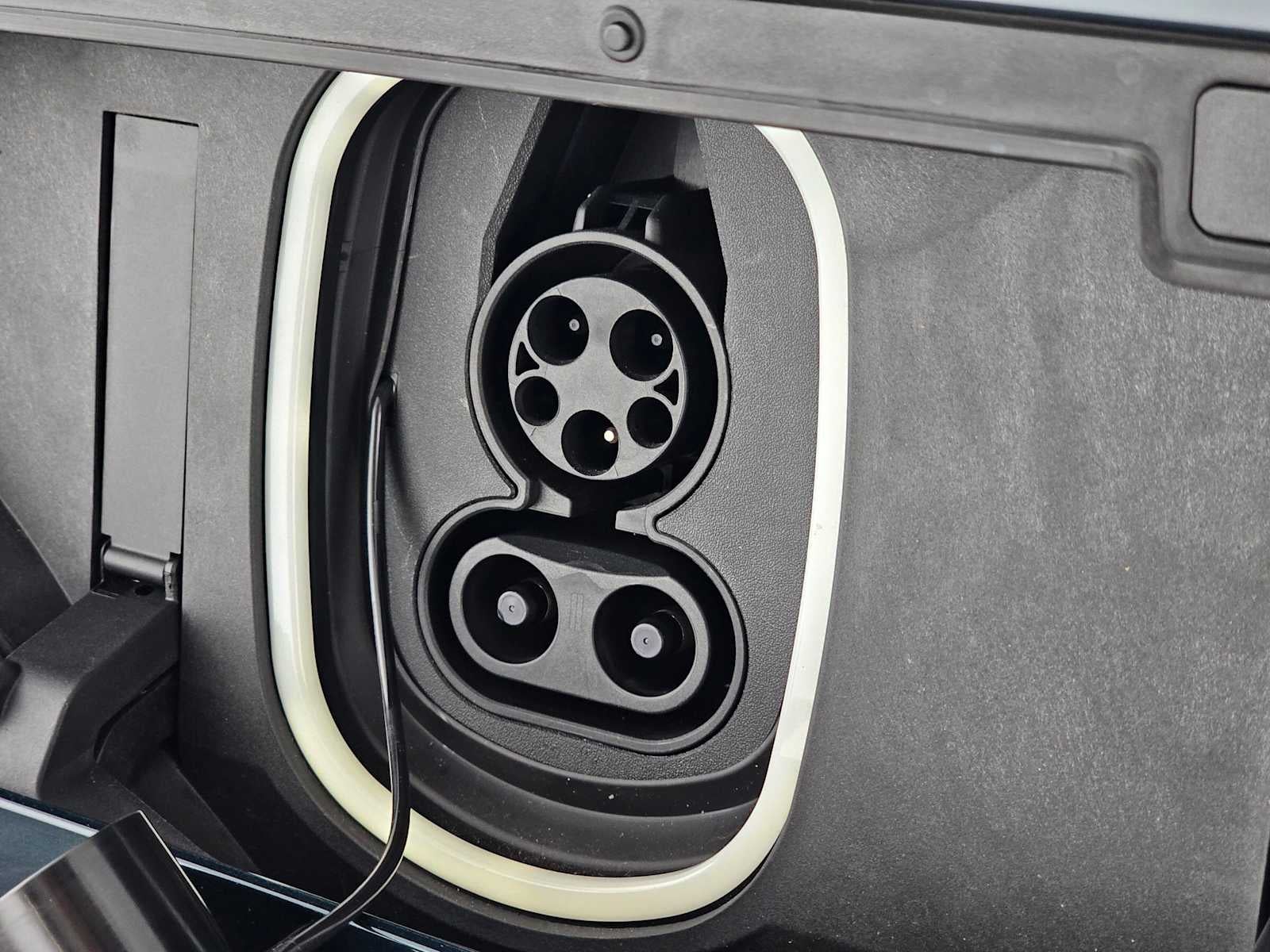 2025 Cadillac LYRIQ Luxury 3