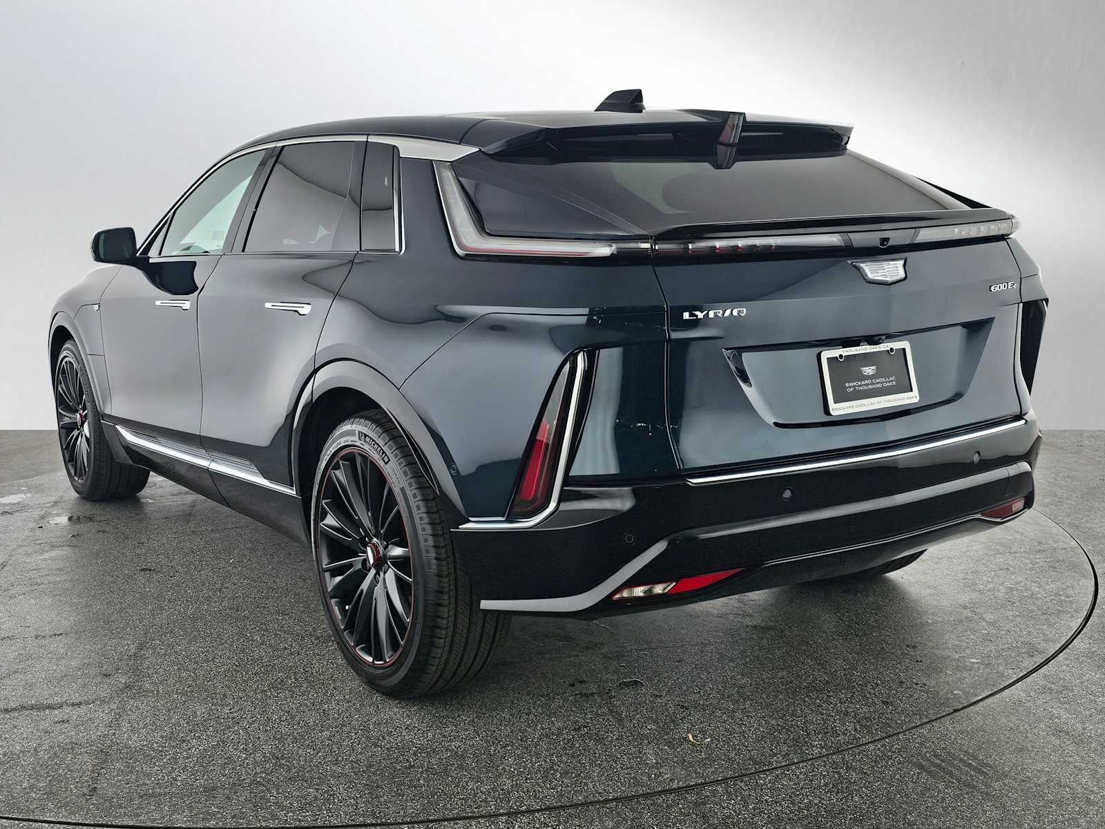 2025 Cadillac LYRIQ Luxury 3