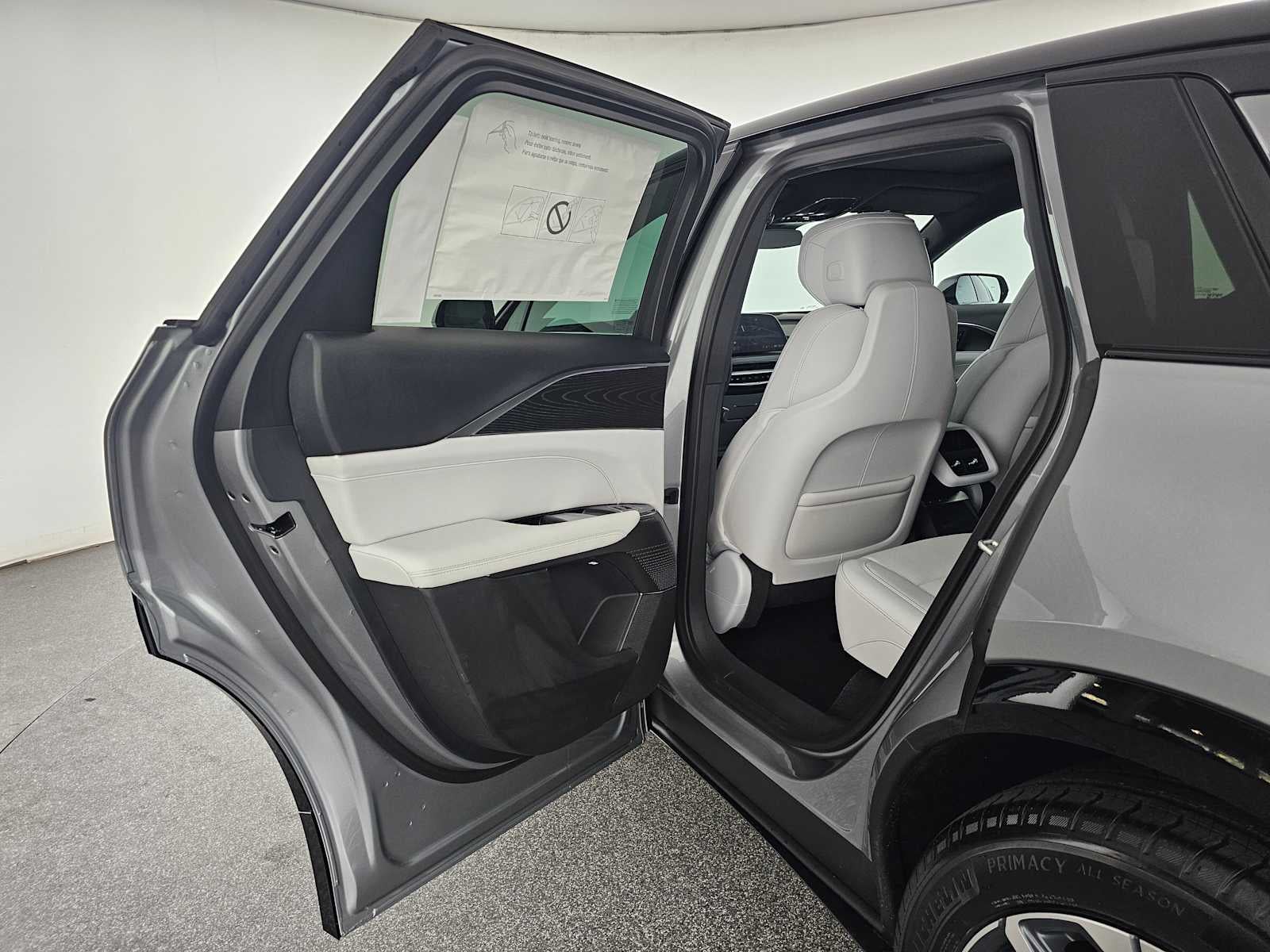 2025 Cadillac LYRIQ Sport 1