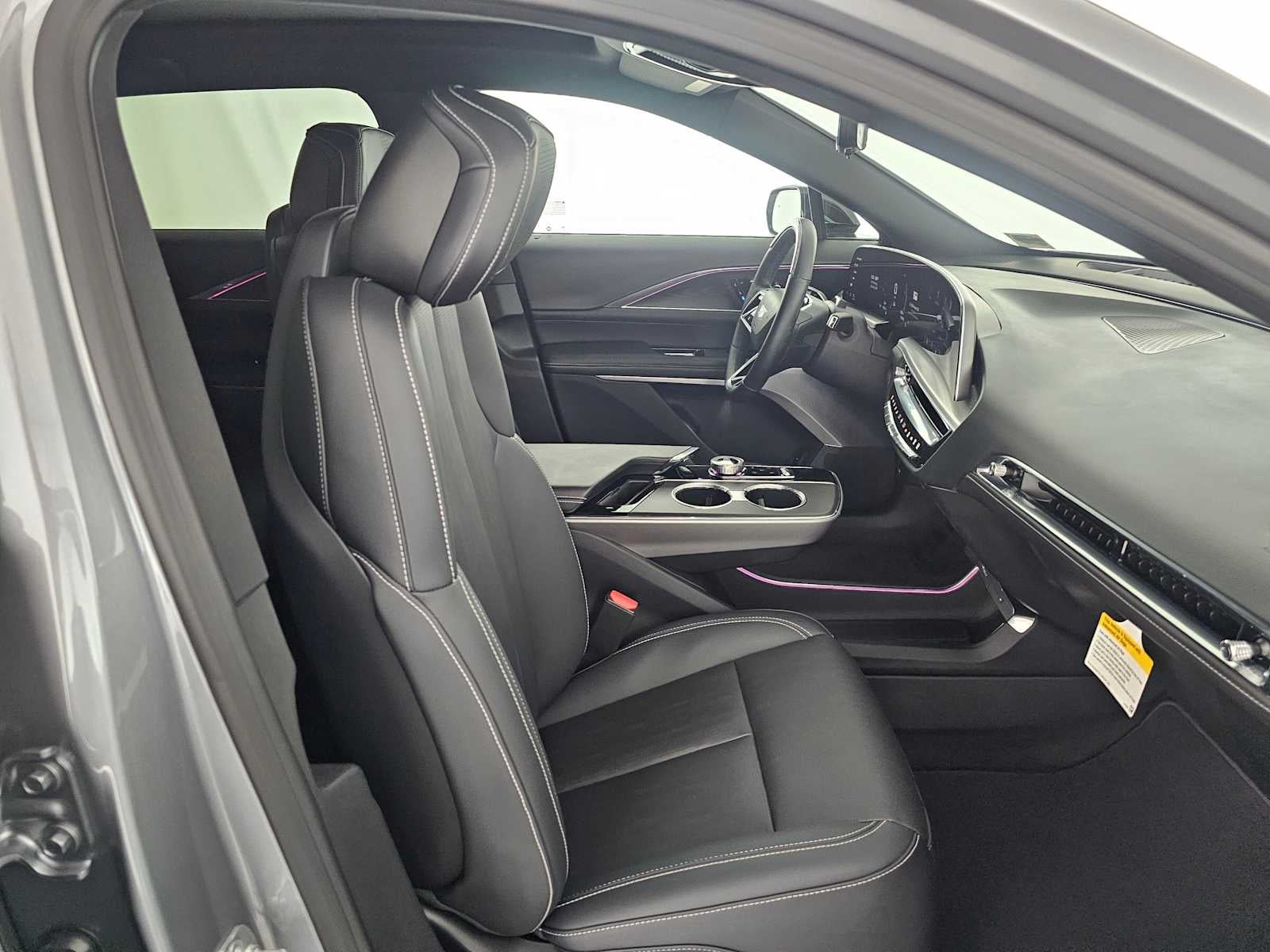 2024 Cadillac LYRIQ Sport 3