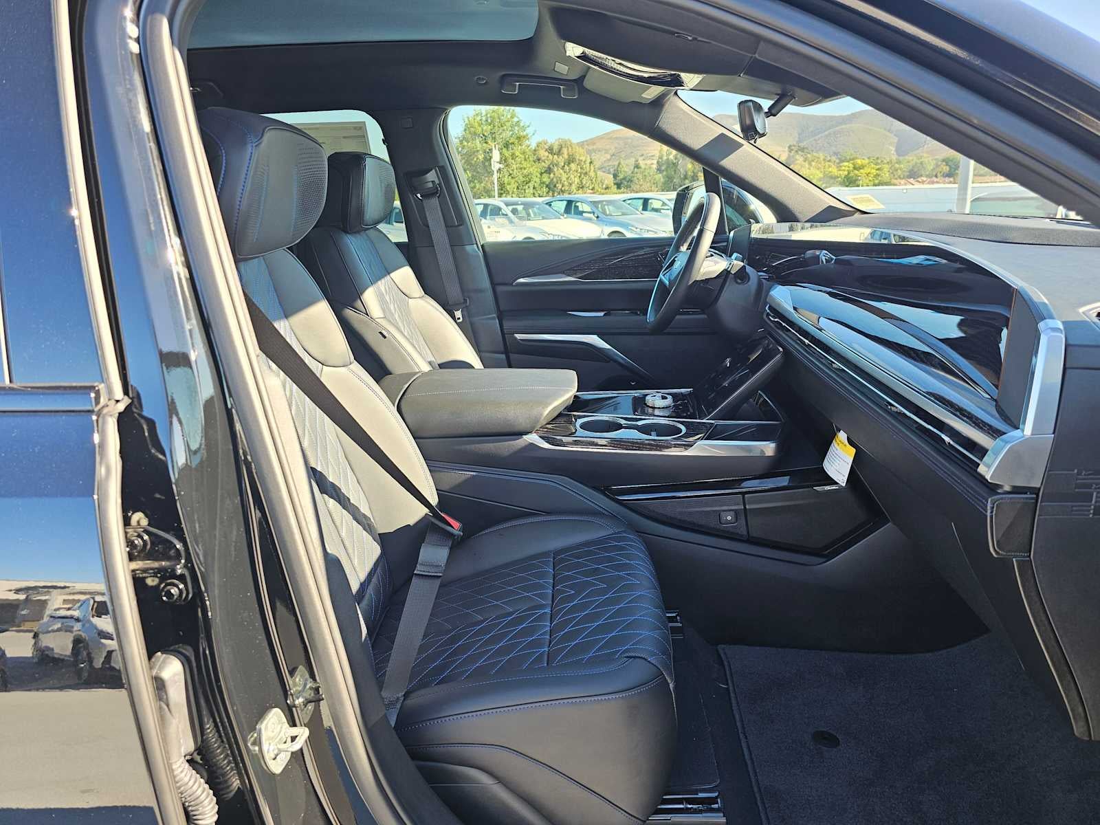 2026 Cadillac ESCALADE IQL Luxury