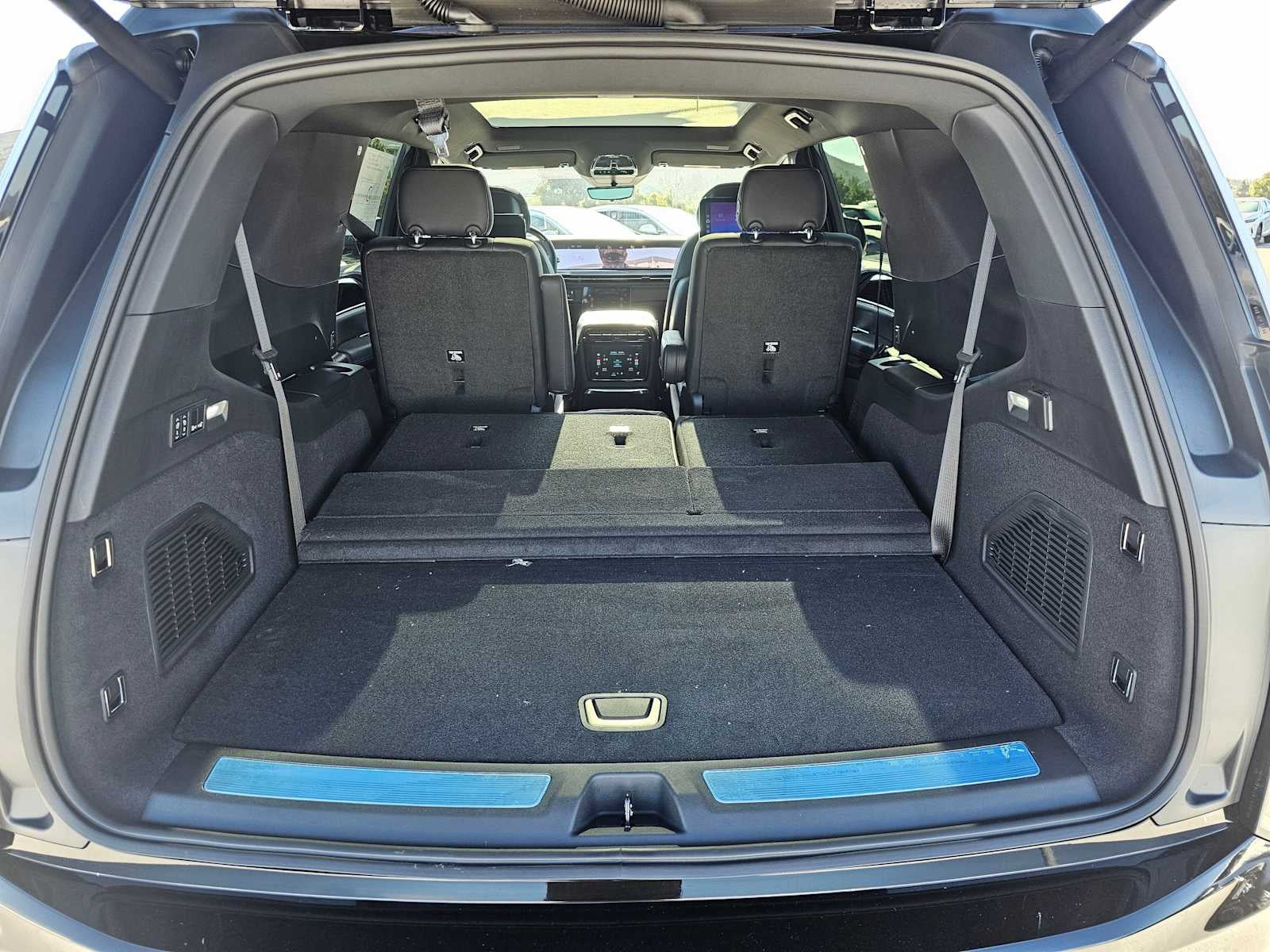 2026 Cadillac ESCALADE IQL Luxury