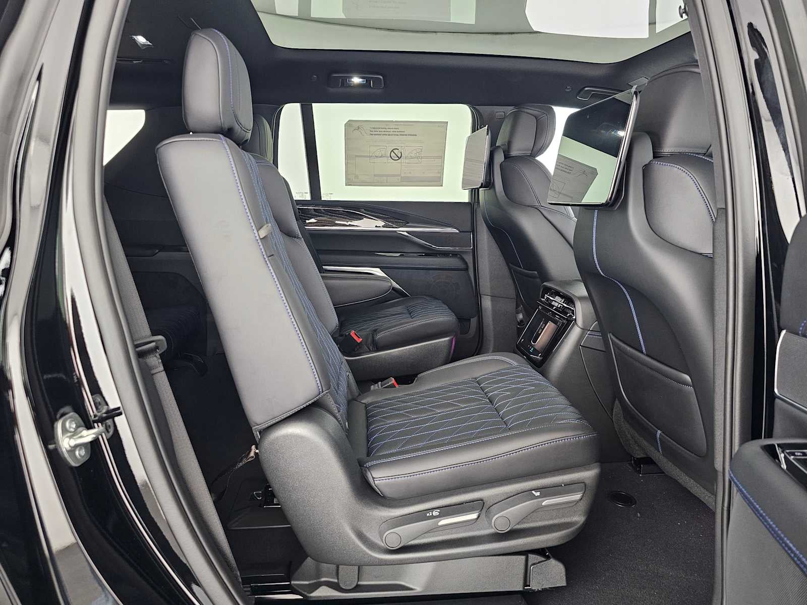 2026 Cadillac ESCALADE IQL Luxury