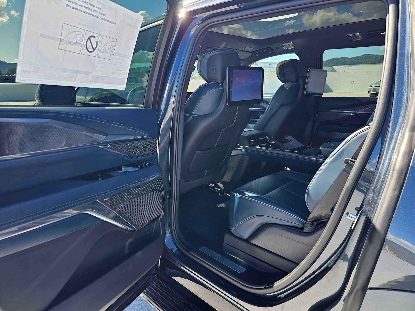 2026 Cadillac ESCALADE IQL Premium Luxury